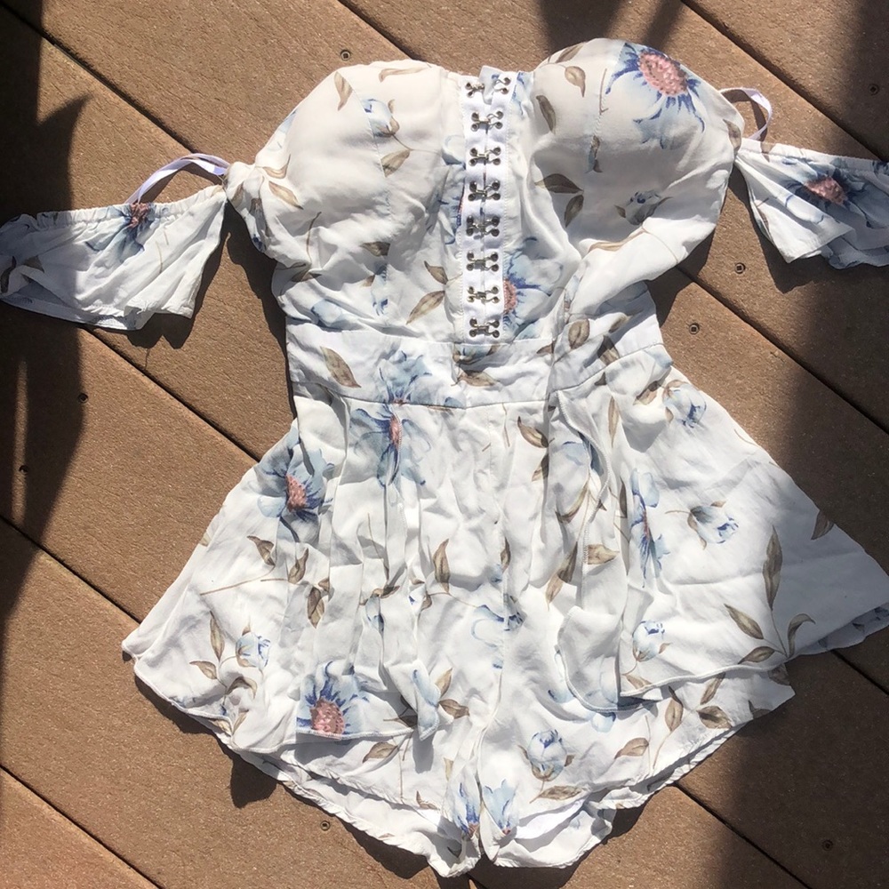 LF ONE WAY size 8 off the shoulder romper